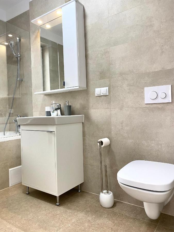 Astoria Apartment - Pet Friendly Brasov Exterior photo